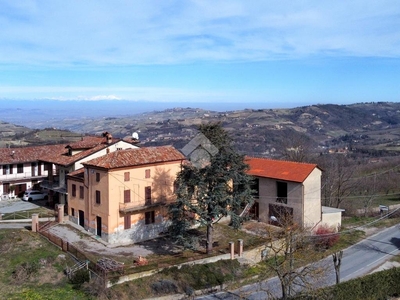 Casa semindipendente in vendita