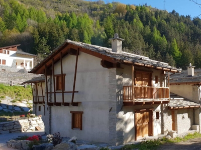 Chalet 'Villaggio Borgomaira La Ginestra' con vista sulle montagne, terrazza privata e Wi-Fi