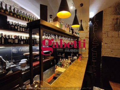 Enoteca/Wine Bar in vendita a Napoli via San Giovanni Maggiore Pignatelli