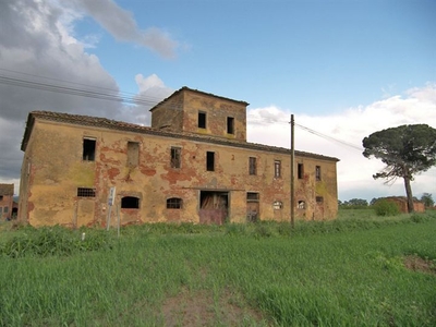 Casale Stile Leopoldino in Vendita a Sinalunga, Toscana