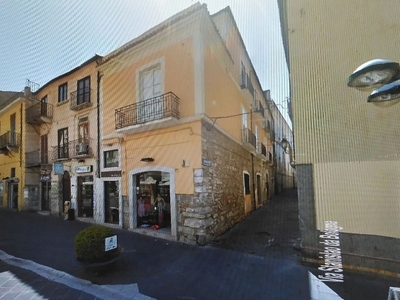 Locale Commerciale in vendita a Benevento via Stanislao Bologna n°5