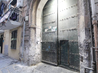 Magazzino in vendita a Napoli