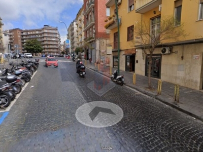 Magazzino in vendita a Napoli via girolamo santacroce adiacenze Piazza Leonardo