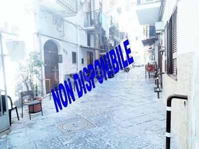 Magazzino in vendita a Napoli vico Santa Maria del Riposo, 10