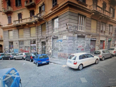 Negozio in in vendita da privato a Napoli via Enrico De Marinis, 1
