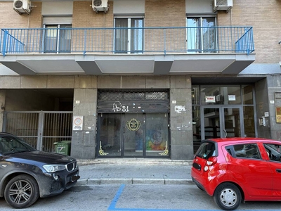 Negozio in vendita a Caserta via Don Giovanni Bosco, 48