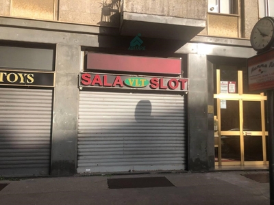 Negozio in vendita a Milano milano Napo Toriani,10