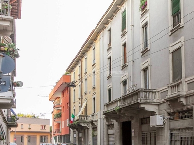 Negozio in vendita a Milano via Pietro di Pietramellara