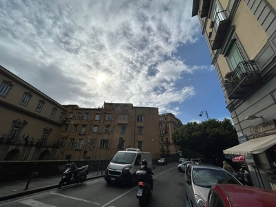 Negozio in vendita a Napoli corso Vittorio Emanuele
