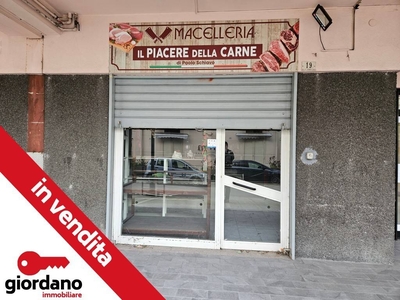 Negozio in vendita a Pagani via Donato Ammaturo, 19
