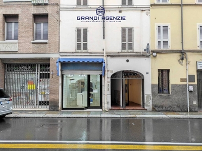 Negozio in vendita a Parma strada Nino Bixio