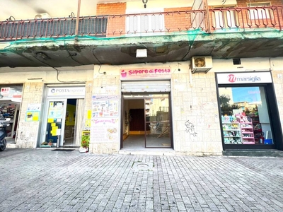 Negozio in vendita a San Giorgio a Cremano via San Martino, 81