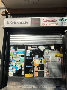 Tabaccheria in vendita a Milano via Sarzana, 40