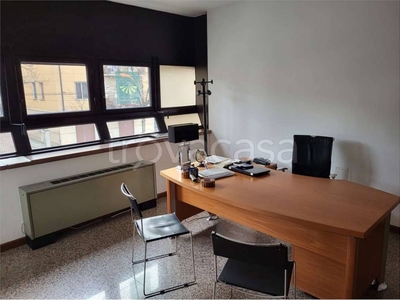 Ufficio in vendita a Modena via Sassi