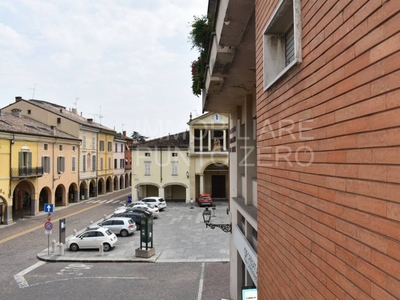 Ufficio in vendita a Soragna piazza Garibaldi