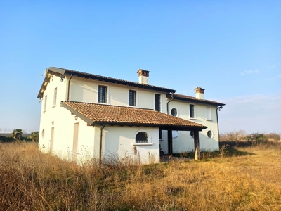 Villa in vendita a Concordia Sulla Secchia Modena Santa Caterina Di Concordia