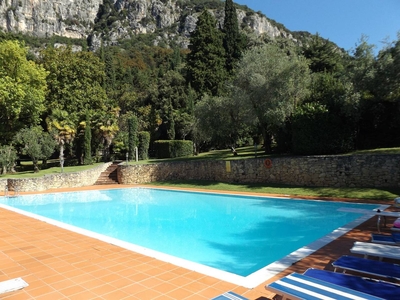 Villa moderna a Garda con piscina privata