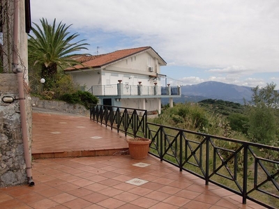 Villa a schiera di 144 mq in vendita - San Giovanni a Piro
