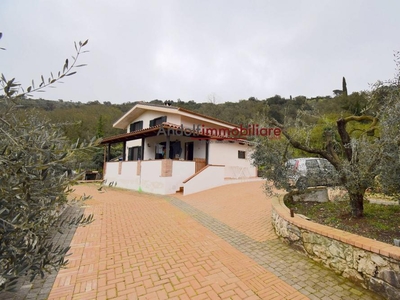 villa indipendente in vendita a Itri