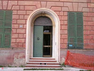 Stabile / Palazzo in Vendita in Piazza Don Aragno a Savona