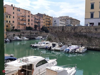 Appartamento in Vendita in Piazza Venti Settembre a Livorno