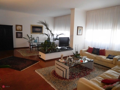 Appartamento in Vendita in Via Giovanni Marradi a Livorno