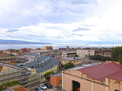 Appartamento in Vendita in Via Oddo delle Colonne a Messina