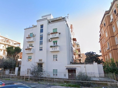 Appartamento in Vendita in Via P. A. del Corona 20 -34 a Livorno
