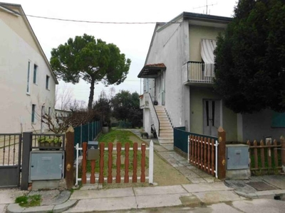 Appartamento in Via Arnaldo Guerrini, Alfonsine, 6 locali, 1 bagno