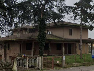 Appartamento in Via Brescia, Pontevico, 6 locali, 1 bagno, garage