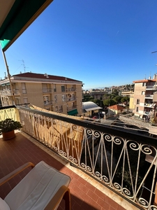 Appartamento in Via domenico oliva, Genova, 7 locali, 1 bagno, 120 m²
