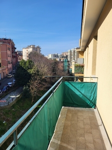 Appartamento in Via Donghi, Genova, 6 locali, 1 bagno, 60 m², 5° piano