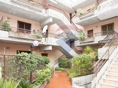 Appartamento in Via Emanuele Cutore, Gravina di Catania, 5 locali