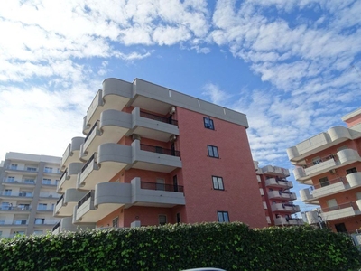 Appartamento in Via Gentile 69, Bari, 5 locali, 2 bagni, 130 m²