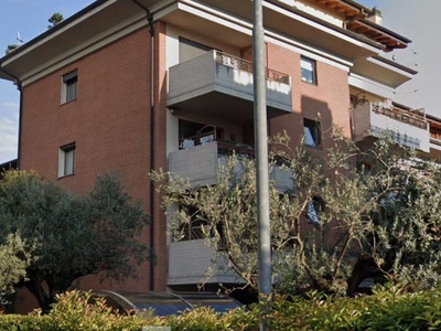 Appartamento in Via giacomo leopardi, Seriate, 5 locali, garage, 67 m²