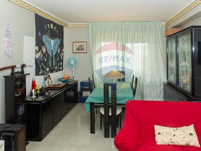 Appartamento in Via Giuseppe Saragat, Catania, 5 locali, 1 bagno