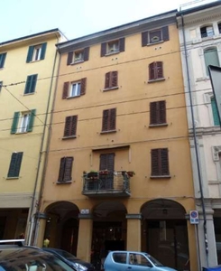 Appartamento in Via San Felice, Bologna, 8 locali, 130 m², ascensore