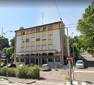 Appartamento in Via Toscana, Bologna, 6 locali, 1 bagno, 125 m²