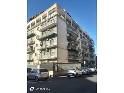 Appartamento in Via Villa Glori, Catania, 1 bagno, 96 m², 2° piano