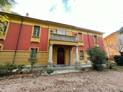 Appartamento in Zona Monte, Cesena, 7 locali, 2 bagni, 225 m²
