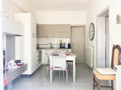 Bilocale a Empoli, 1 bagno, giardino privato, posto auto, 40 m²