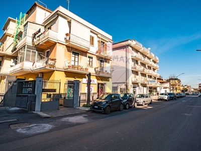 Bilocale in Via Della Regione, San Giovanni la Punta, 1 bagno, 78 m²