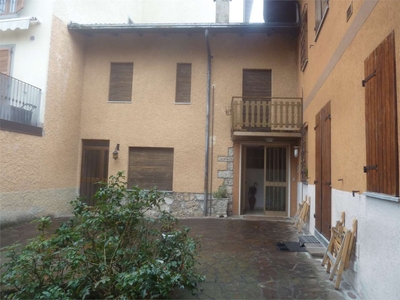 Bilocale in Via Locatelli 11/A, Castione della Presolana, 1 bagno