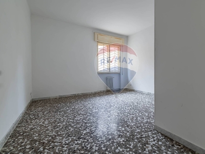 Bilocale in Via Monte San Michele, Bari, 1 bagno, 72 m² in vendita