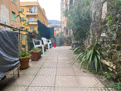 Bilocale in Via Remigio Zena, Genova, 1 bagno, 62 m², 1° piano