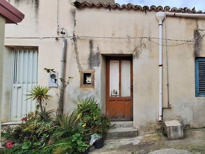 Casa Bi/Trifamiliare in Vendita in Via Salvatore Santantonio a Messina