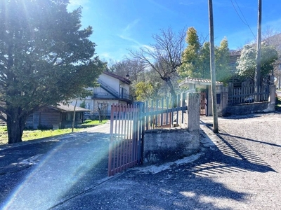 Casa indipendente in Cesine, San Mango sul Calore, 4 locali, 1 bagno