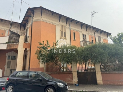 Casa indipendente in Vendita in Via Torricelli Pescatori 6 a Reggio Calabria