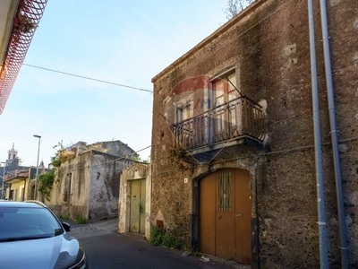 Casa indipendente in Via bella, Aci Sant'Antonio, 3 locali, 115 m²