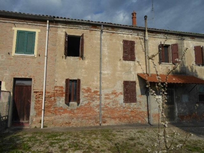 Casa indipendente in VIA CAVALLAROLA, Portomaggiore, 5 locali, 1 bagno